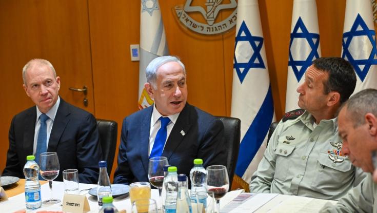 גלנט בירך - נתניהו התעלם: מפגש טעון של השניים בפורום מטכ"ל