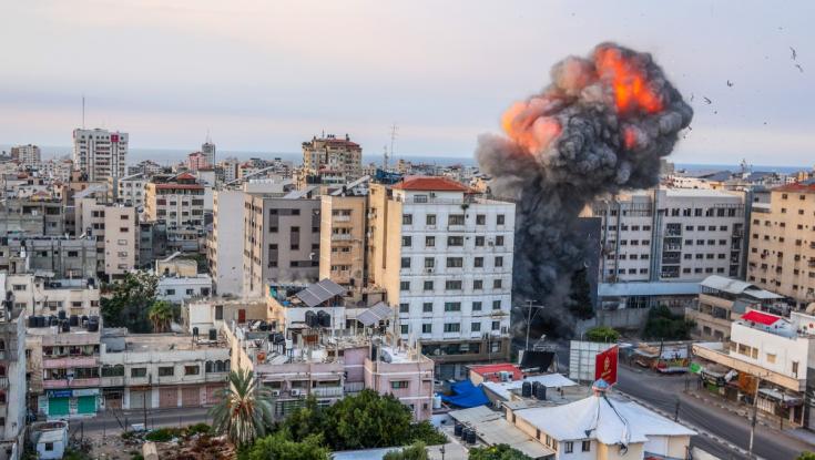 גלנט הנחה להטיל מצור על עזה, מטח רקטות כבד לעבר המרכז וירושלים