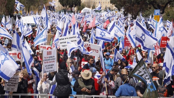 ההפגנות נמשכות: תומכי ומתנגדי הרפורמה עולים לירושלים