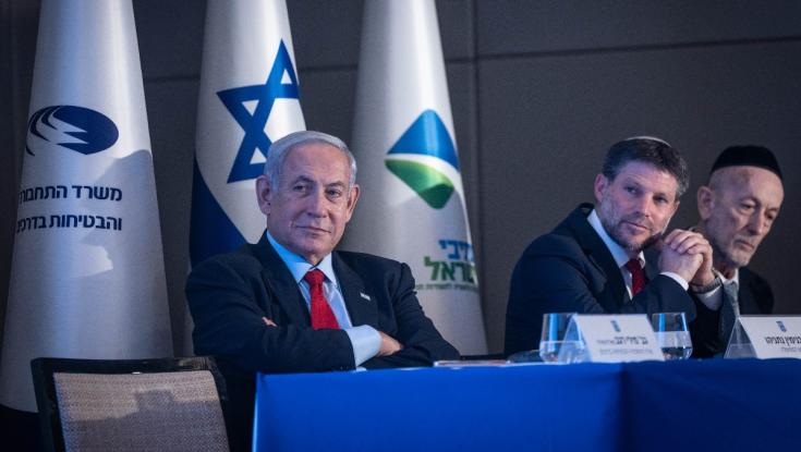 אחרי שבוע דרמטי: הקואליציה נחלשת - רוב הציבור מתנגד לממשלת אחדות