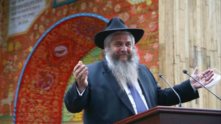 הרס בית הכנסת והקשר של הנשיא זלנסקי לקהילה: רבה של אוקראינה מדבר