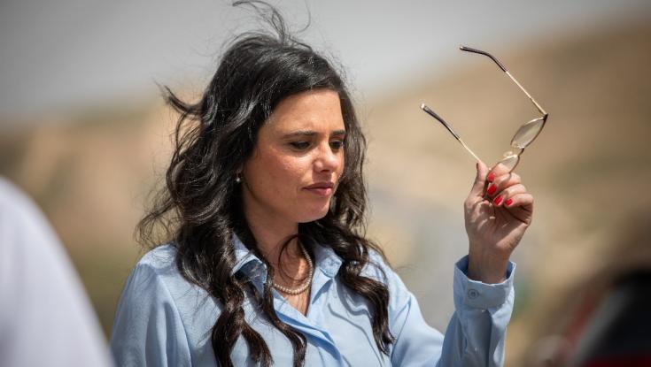 שקד עוקצת את סמוטריץ': "אני היחידה למעט נתניהו שהייתה בנגמ"ש"