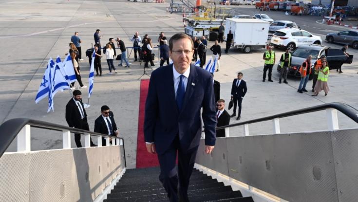 הנשיא הרצוג המריא לועידת האקלים: "המאבק החשוב ביותר של האנושות"