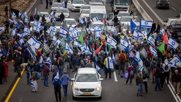 משפחות שכולות זועמות על הקמפיין של אחים לנשק: "מחללים את כבוד המתים"