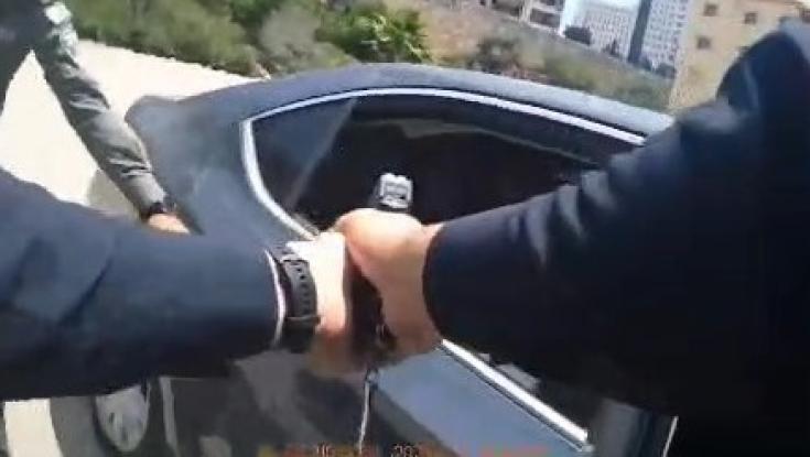 עם נשקים שלופים בבית החולים: השוטרים הגיעו רגע לפני החיסול