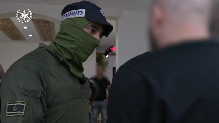 תיעוד: המשטרה תפסה כספומטים, רכבי יוקרה, משאיות, זהב וכסף מזומן