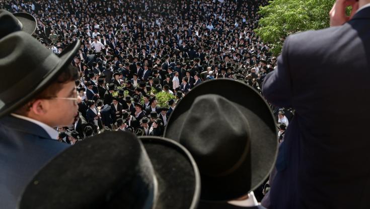 אלפים ליוו את הרב אדלשטיין למנוחות: "לא היה יום שלא היה בישיבה"