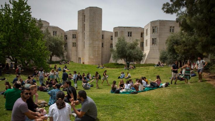 אבא של החטוף החליט לחזור לאוניברסיטה: "לא בטוח איך נצליח לקיים שיעור"