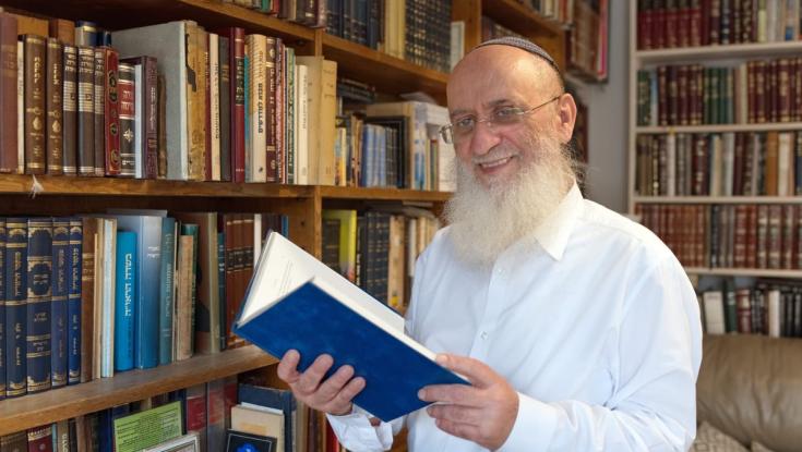 הרב אילעאי עופרן, הרב שרקי, והרבנית כרמית משיבים: איך נחגוג השנה את שמחת תורה?