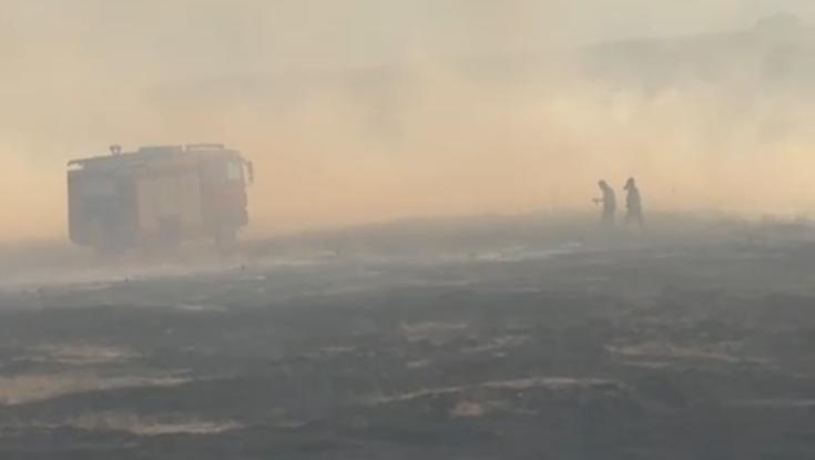 100 רקטות נורו לצפון: 8 צוותים נלחמים בשריפות