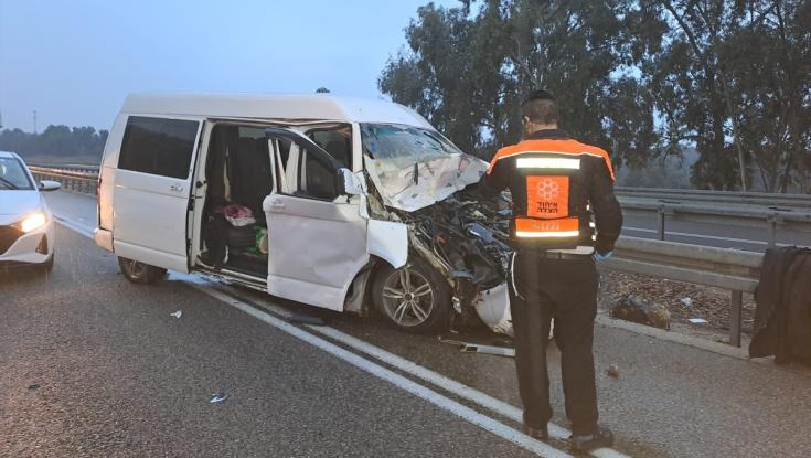 מחריד: תאונה קשה בכביש 40 - שמונה נפצעו, אחד במצב קשה