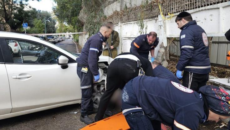 פיגוע משולב בחיפה: חייל נפצע קשה - המחבל נוטרל