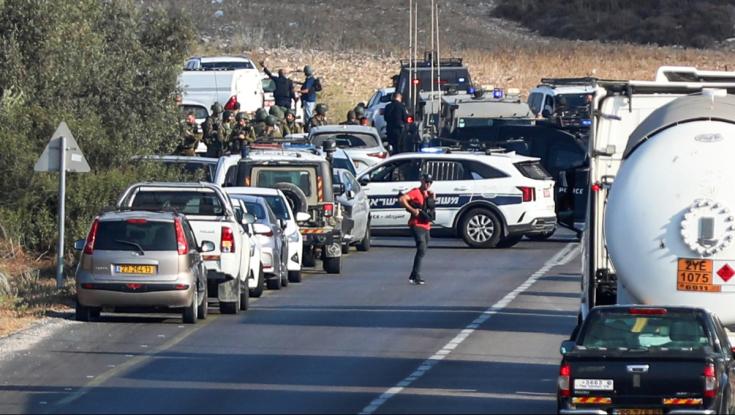 פיגוע ירי: שלושה שוטרים נרצחו באזור חברון - מרדף אחר המחבלים