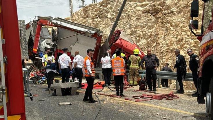 תאונה קטלנית בכביש 437: כבאית התהפכה - הנהג נהרג