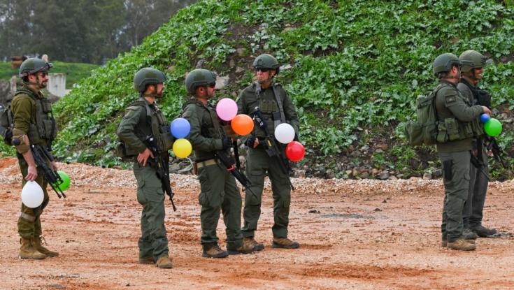 ברקע גל גיוסי המילואים: כך תקבלי עזרה בניקיון הבית לפני פסח