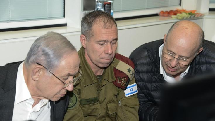 לחוץ, מתוח ומורט עצבים: התמונות של נתניהו והבכירים מהלילה הדרמטי