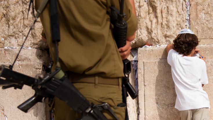 השדכנית שכחה לספר לי שהבחור שיצאתי איתו הוא יתום צה"ל