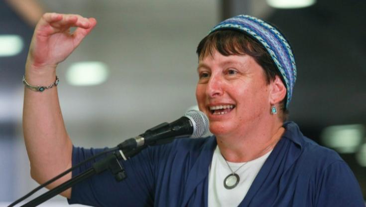 המחאה של הרבנית מלכה פוגעת בנשים - לא פחות מהגברים