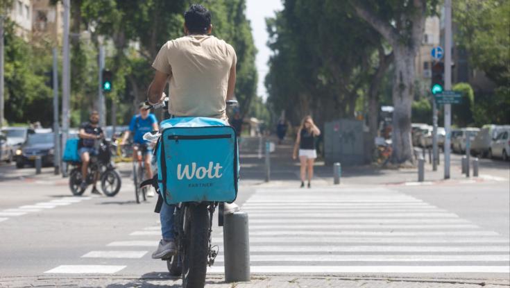 עומס חום קיצוני: 5 דברים שאפשר להזמין ב-Wolt ויקררו אתכם ברגע