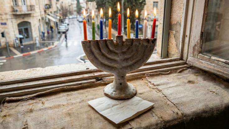 אל תבנו רק על סגולת הנר שמיני: 8 טיפים שיעזרו לכם לחולל שינוי בחייכם