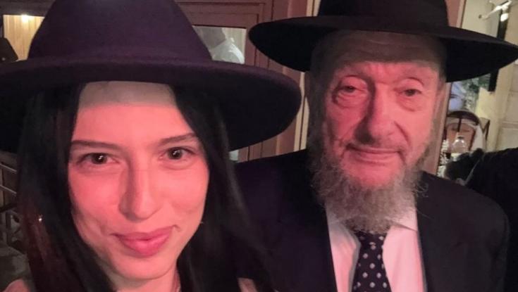 סטייל חרדי: קורין גדעון ואבא של בעלה גילו שיש להם פריט אופנה זהה