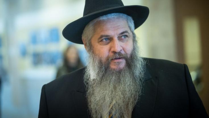 הרב הראשי  סייע בחילוץ - ונקלע להפצצה