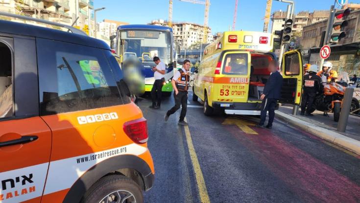 הולך רגל נפגע מאוטובוס בירושלים - מצבו בינוני