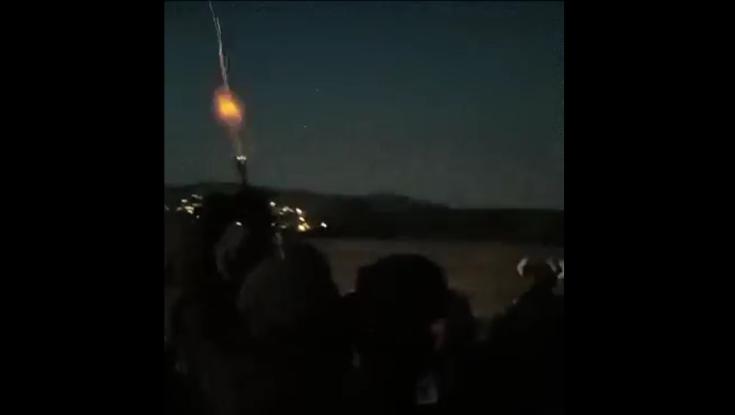 יושעה מתפקידו? הוגשה תלונה במצ"ח נגד החייל שירה מעל מפגינים