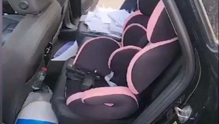 מוסתר בתוך כיסא תינוק: זה מה שהתגלה בחיפוש ברכב