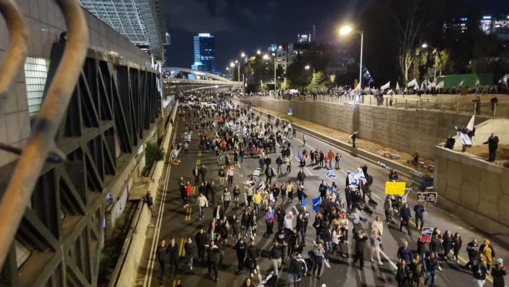 אלפים ב"צעדת החירות" בתל אביב | איילון נפתח לתנועה