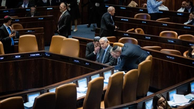 מתקפלים: הקואליציה דוחה את חוק המתנות