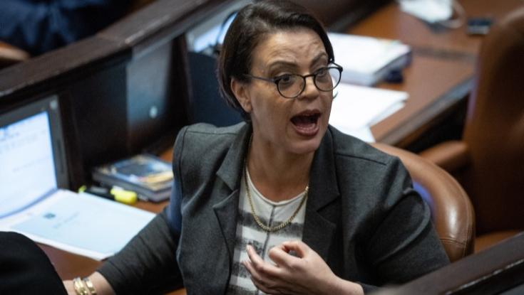 גלית דיסטל תוקפת: "אולי את לא מספיק אינטליגנטית"