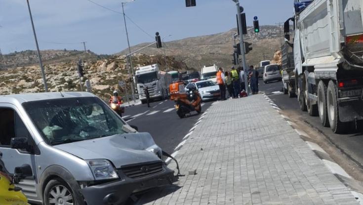 שער בנימין: ילד בן 7 נפצע קשה מפגיעת רכב