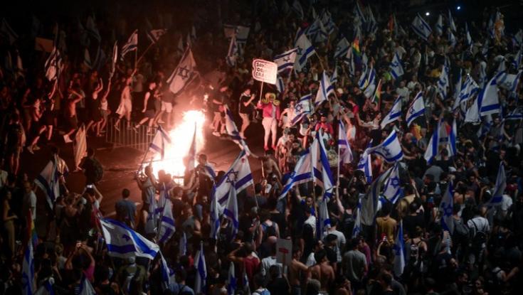 לילה של הפגנות בתמונות: 18 פורעים נעצרו, 10 שוטרים נפצעו