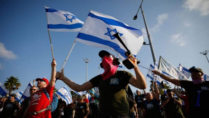 גלנט כמטרה במטווח: ארגון המחאה ספג ביקורת - ושינה את הפרסום