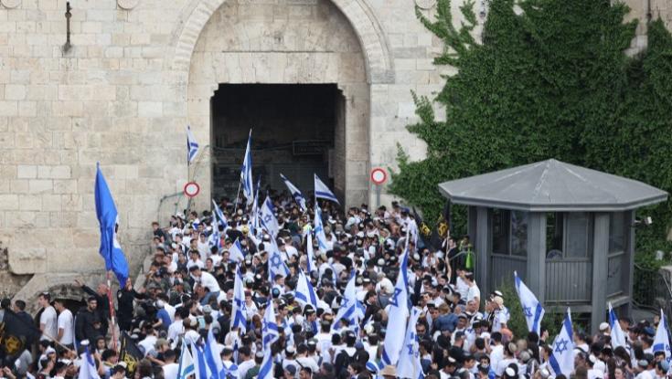 "ריקוד הדגלים" בירושלים: עשרות אלפי חוגגים