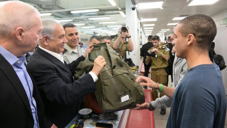 המתגייסים החדשים פגשו אורח מפתיע בבקו"ם: "תשמרו אחד על השני"
