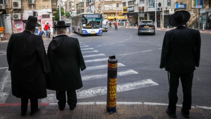 בלי בושה: באמצע המלחמה חרדים קיצוניים תקפו חייל מילואים בבני ברק