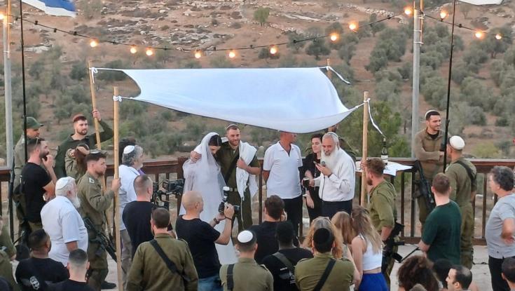 מרגש: הלוחם התחתן ביישוב הסרוג עליו הגן - ושספג אבדות כבדות