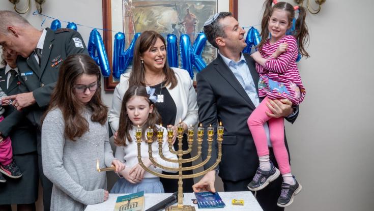 ציפי חוטובלי נלחמת: "יש הפגנה קבועה מול הבית שלי כל ערב שבת"