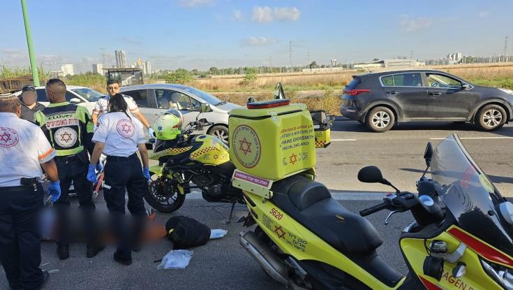 הולכת רגל נפצעה בינוני מפגיעת רכב בפתח תקווה