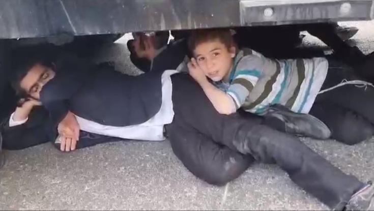 כאוס בהפגנת החרדים בירושלים | תיעוד: ילדים מתחת למכתזית