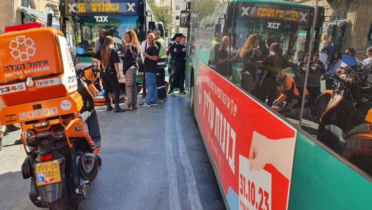 תחנה מרכזית ירושלים: הולכת רגל נפגעה מאוטובוס - מצבה בינוני