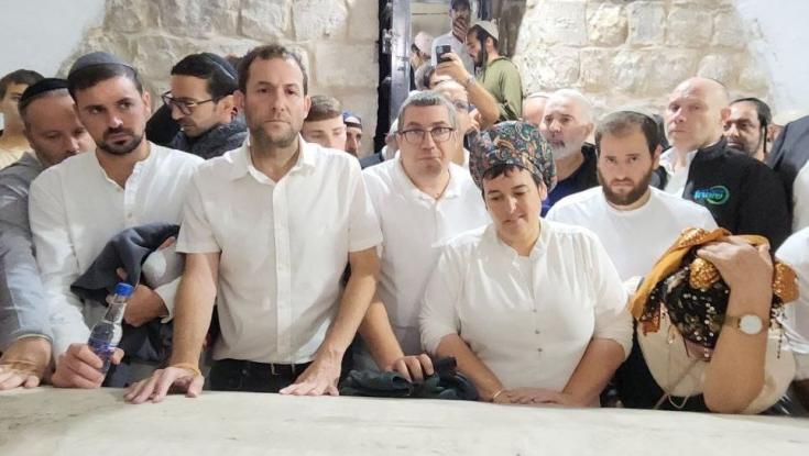 "כולנו עם אחד": המסר של ההורים השכולים בקבר יוסף