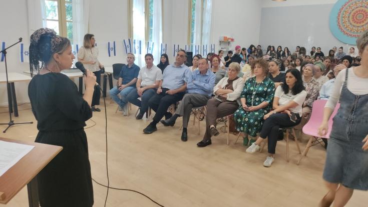 בית ספר לילדי המפונים הוקם באולפנית תל אביב