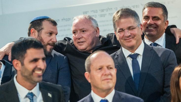 שר בליכוד: להעמיד לדין את אהרון ברק על פגיעה בביטחון המדינה