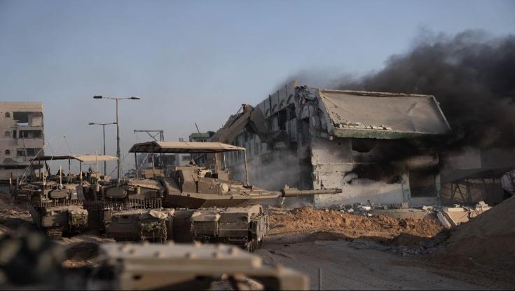 "חבל שתצאי, חמאס מחזיר את כל האנשים": צה"ל עוזר לתושבים שרוצים לנוע דרומה