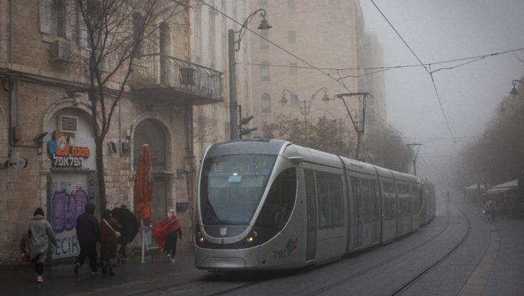 פורים מתקרב: הרכבת הקלה לא תפעל בתחנות מרכזיות - רחובות רבים ייחסמו