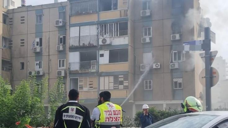 מטח למרכז: ארבעה פצועים מפגיעה ישירה בתל אביב | מספר החטופים עלה ל-229