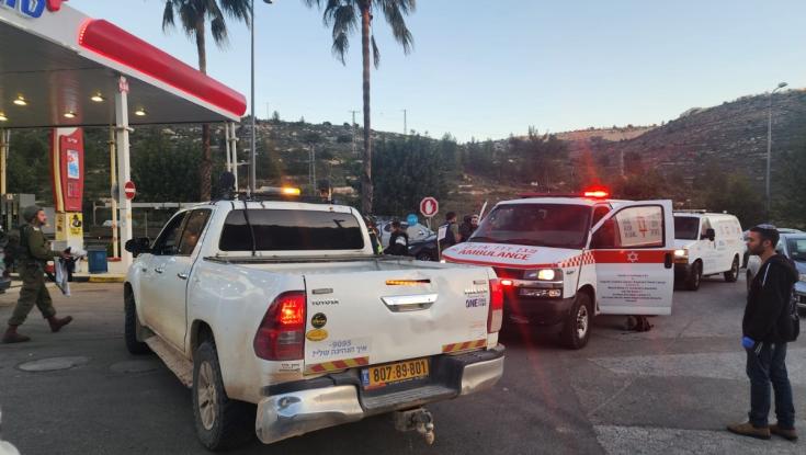 פיגוע ירי סמוך לעלי: שני נרצחים בזירה - מרדף אחר חשודים